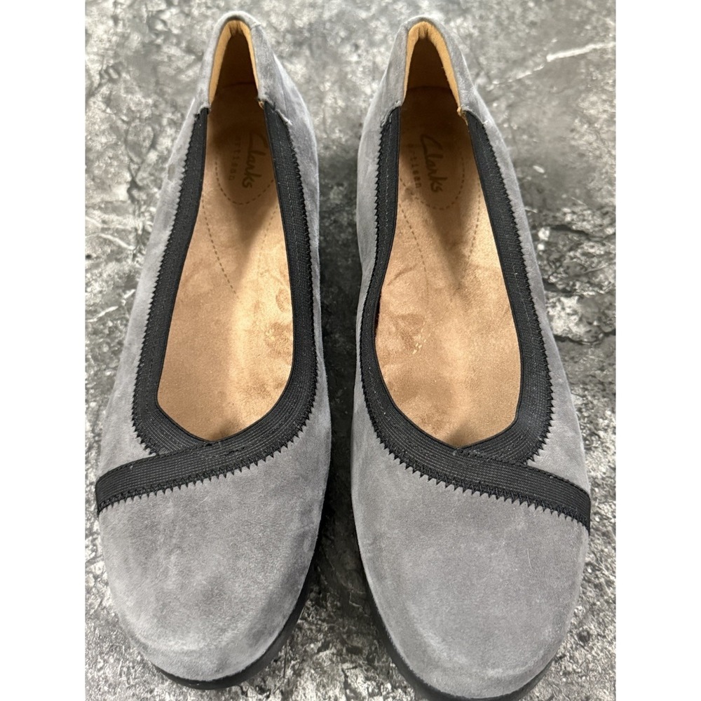 Clarks‎ Artisan Shoes Daelyn Hill Size 8.5M Low Wedge Comfort Gray Suede